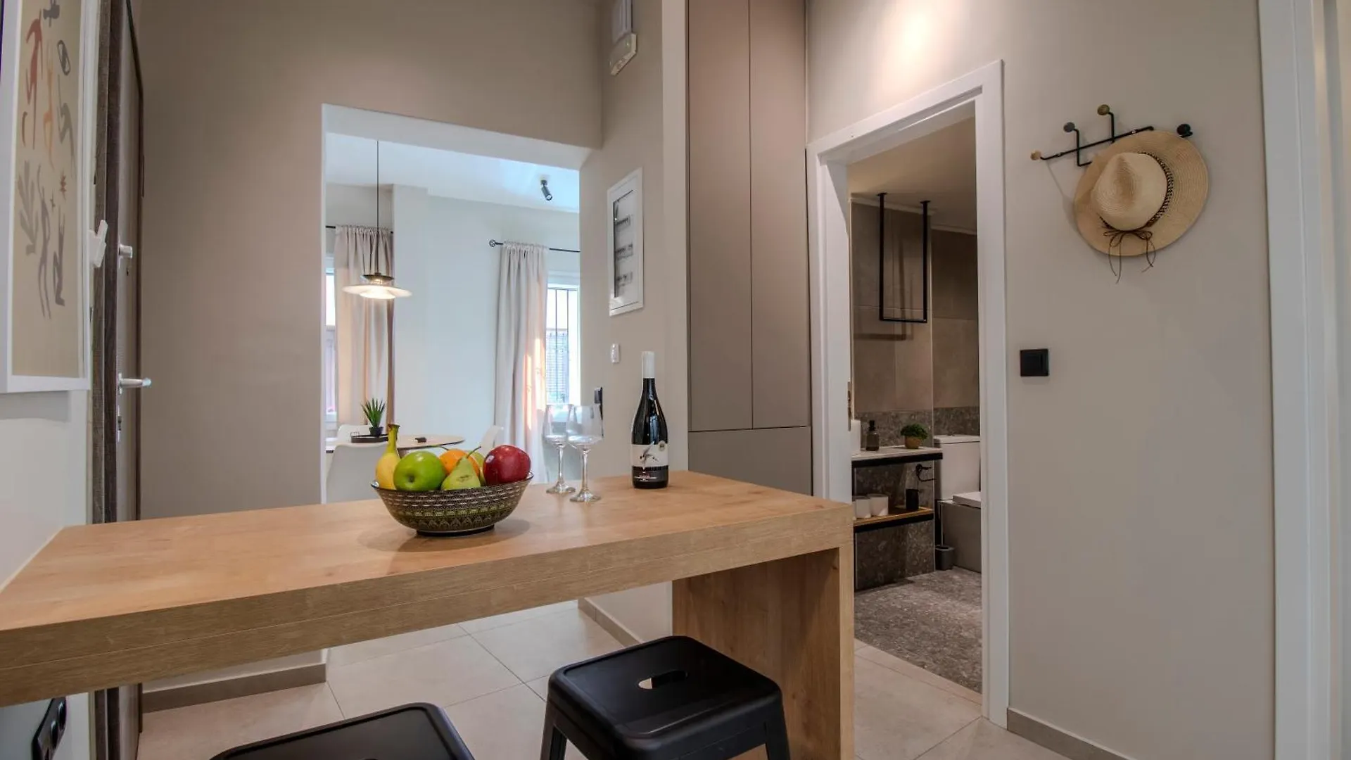 Stylish Cityscape Apt In Heraklion Centre Apartment